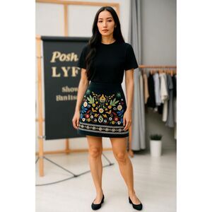 Simplee Floral Embroidered Corduroy Straight Skirt Green Small